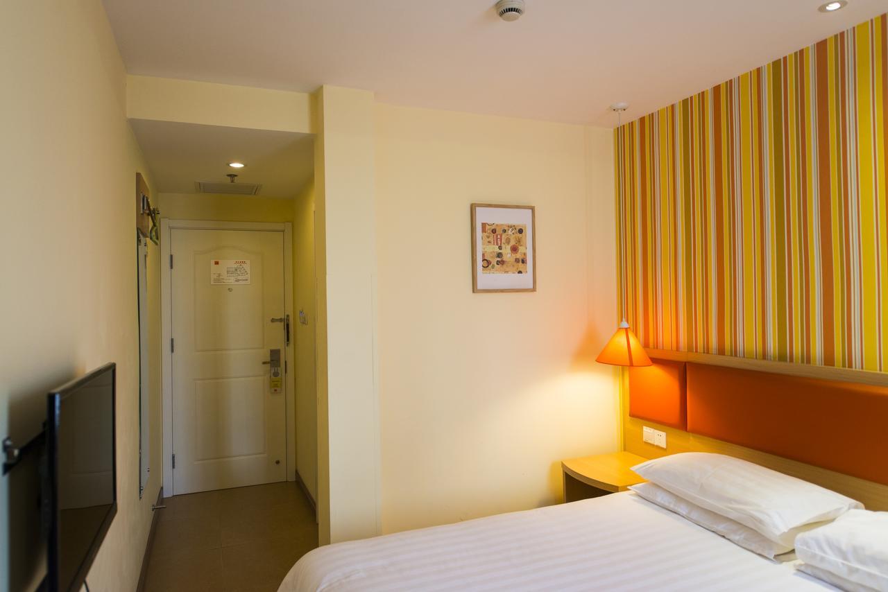Home Inn Dalian Development Zone Light Railway Station 외부 사진