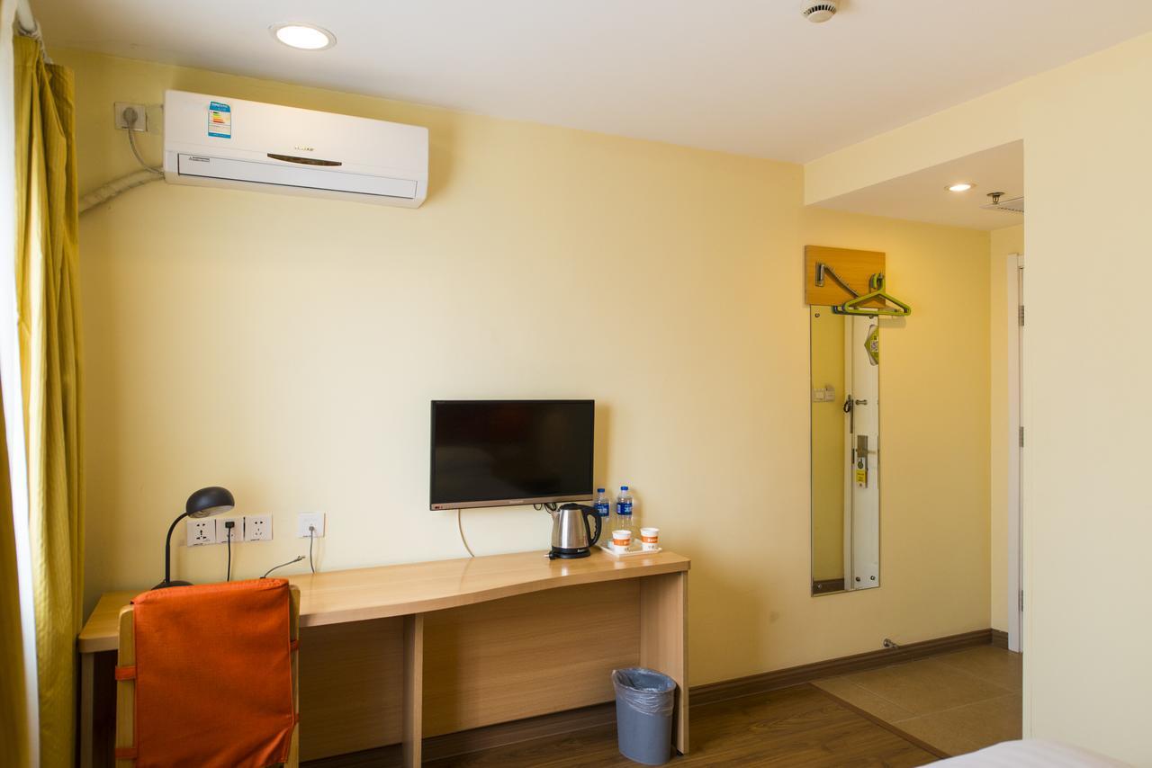 Home Inn Dalian Development Zone Light Railway Station 외부 사진